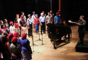 Coral TST-CAPES apresenta sucessos franceses no Teatro SARAH Brasília.