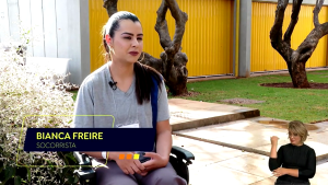 Bianca Freire, paciente do SARAH Brasília em entrevista à TV Brasil (Captura de tela – crédito: TV Brasil)