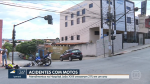 Motoqueiro acidentado na reprodução da matéria (Captura de tela – crédito: TV Globo)